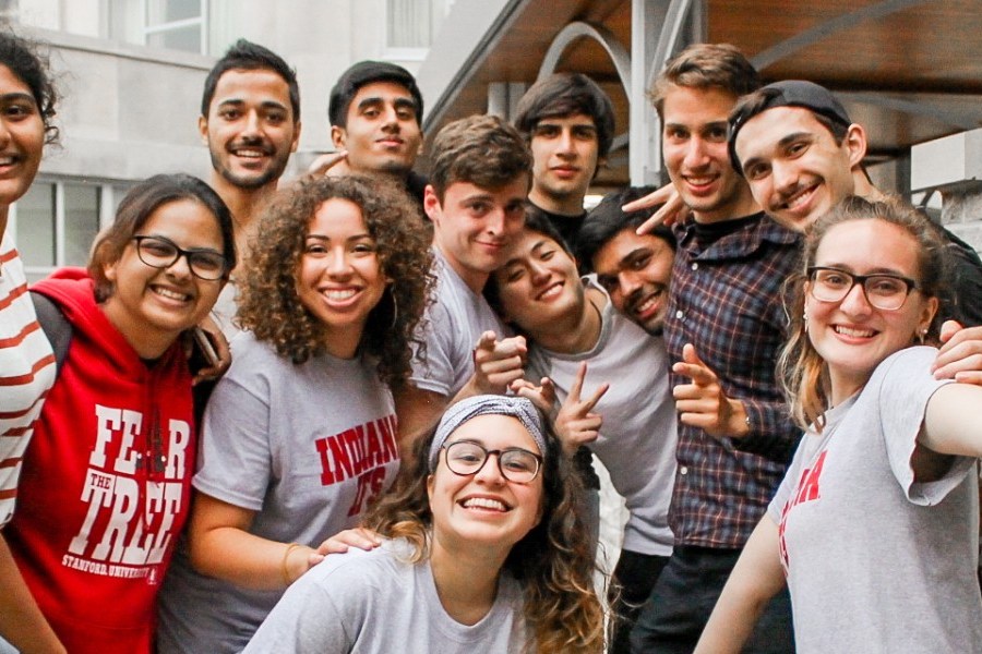 intensive freshman seminar students grouped together and posing
